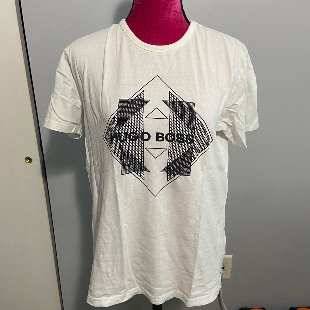 Men’s Hugo boss t shirt medium